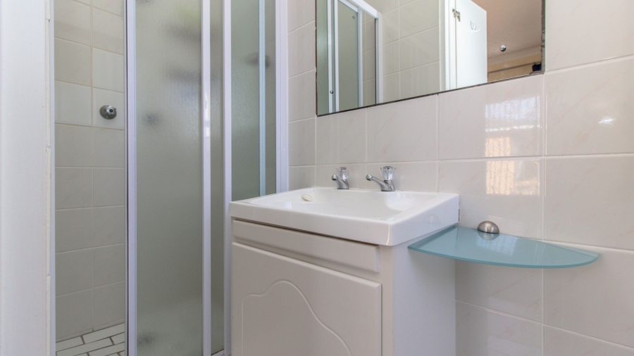 5 Bedroom Property for Sale in Sandbaai Western Cape
